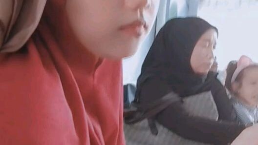 lagi nunggu KK tampil sama di bagi rapot..