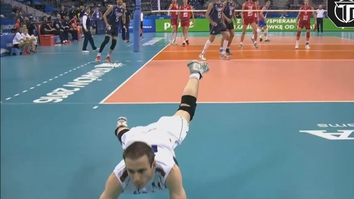 【排球】飞身鱼跃擦地板 世界50大自由人救火现场