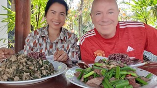 ตับผัดดอกหอม ผัดมะเขือยาวใส่หมูสับ Stir Fry Liver Pork with Fragrant