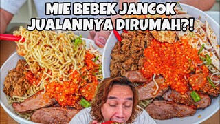 KEJAM! MIE  BEBEK PEDAS MEMATIKAN! JUALAN NYA DI RUMAH MEWAH