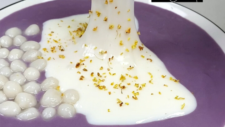 Tôi đoán là chẳng có cô gái nào lại không thích món “trôi nước khoai môn nhân mochi” này đâu nhỉ?