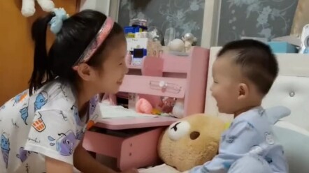 This kid’s grasp of Sun Tzu’s Art of War is spot on—such a clever one-year-old!