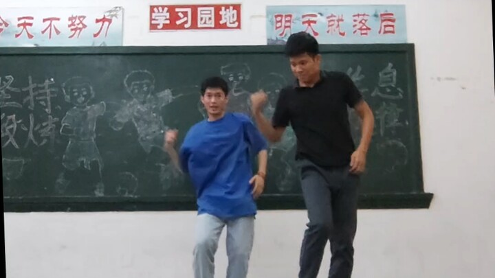 [Locking] Don’t sleep during lunch break, dance with the PE teacher