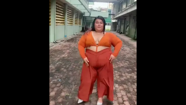 ชุดน้องนางนั้นส้มกว่าใคร ใจพี่งงนึกว่าจีวร