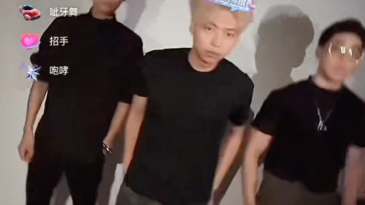 "Grinning Teeth Dance Live Edisi Kenikmatan Murni"