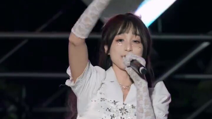 I heard a familiar song in Happy Valley. "Moonlight Girls Group" Nanyin Straight Shot