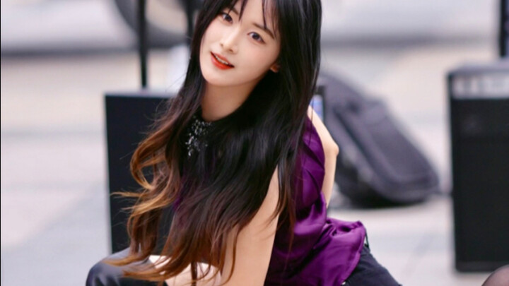 Buổi roadshow tuyệt đẹp của ĐH Chiết Giang: Sắc tím quả nhiên đầy khí chất!