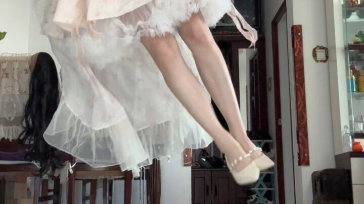 ชีวิตที่เล่าโดยรองเท้าส้นสูง