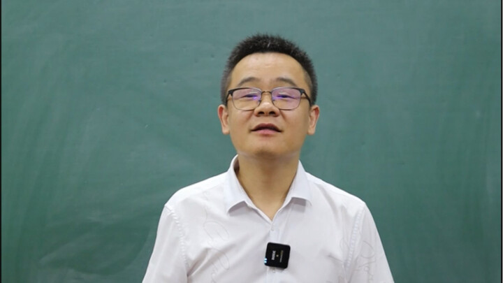 "المعلم الذي يحبه الشعب" يشرح الرياضيات