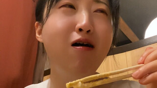 How hard the Japanese work to make sure you finish your hot pot!