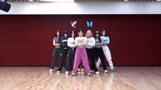 ห้องฝึกซ้อมสำหรับ "oo" เวอร์ชันสามคนสำหรับใช้เองได้รับการมิเรอร์แล้ว