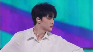 In 2006, a male tenor danced a female group dance and the sisters in the audience shouted "Ahhh Wow 