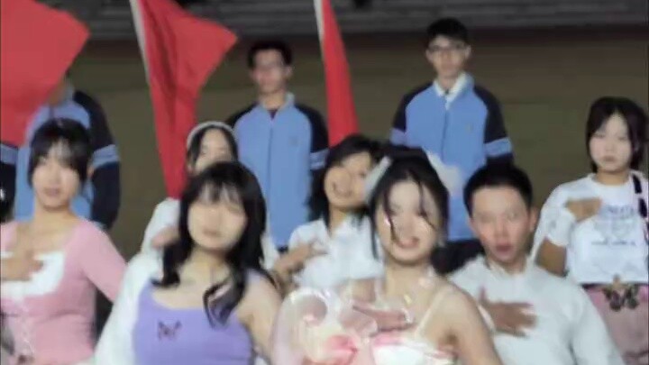[Sekolah Menengah Nanning No. 3 dan Kampus Wuxiang] Idola fast forward berusia 17 tahun ini mengambi
