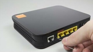 How to resset the wifi router to default settings