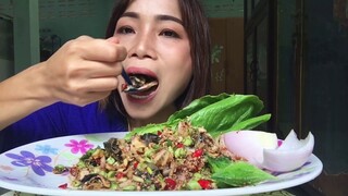 กินเเซ่บ ก้อยหอยเชอรี่เผ็ดๆผักหลายๆจ้าพี่น้อง