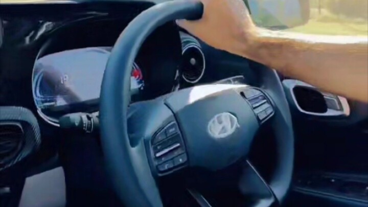 Driving an indian Automatic car first time 🥴 New viral video