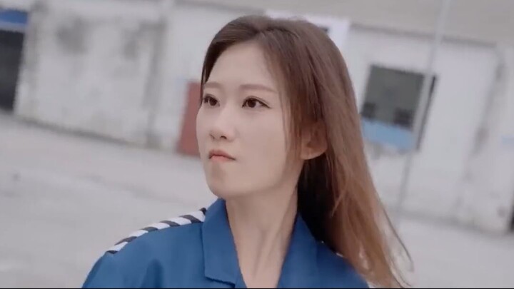 คิดว่าเธอซื่อบื้ออ่อนแอ พวกหื่นไม่รู้เลยว่าต้องเจอเจ๊ใหญ่คุกในคราบสาวใส!