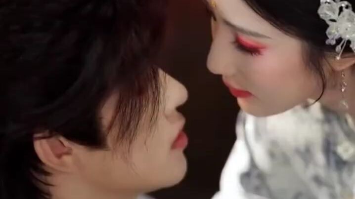 IndoSub】Demi kekayaan tak terbatas, gadis itu pakai segala cara taklukkan pangeran.