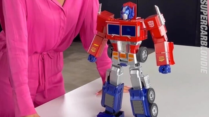 Optimus Prime AI thông minh, có thể thực hiện đủ loại động tác cực khó!
