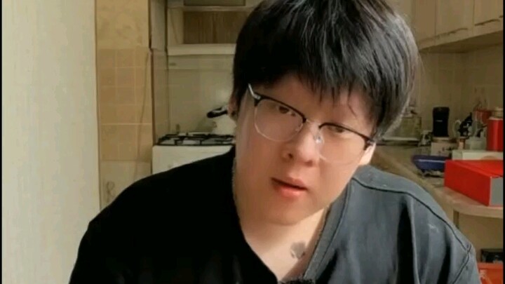 Natasha’s family: Teacher Wang’s everyday family matters—every household has its own struggles.