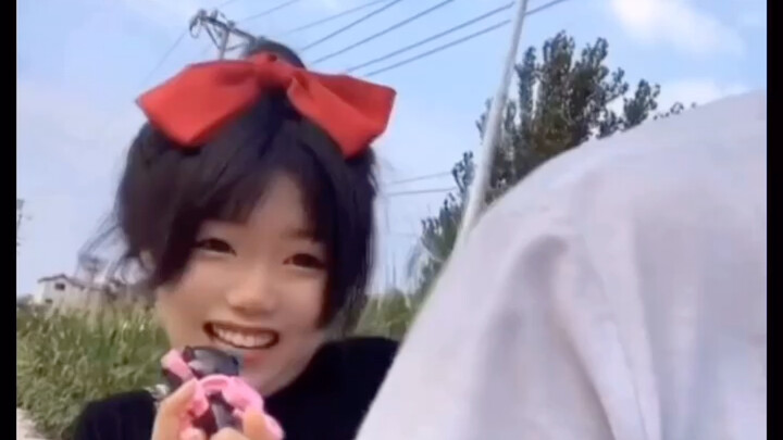 [دبلجة روسية] الأخت السلافية التي تشعر بالأسى على أخيها