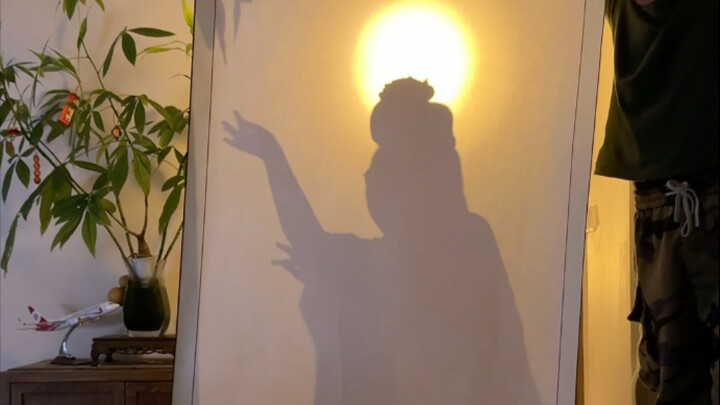 Nói sao về khoảnh khắc “một giây vào cảnh” của mình đi, tuyệt chưa nào!!! Ánh sáng này, dáng múa này