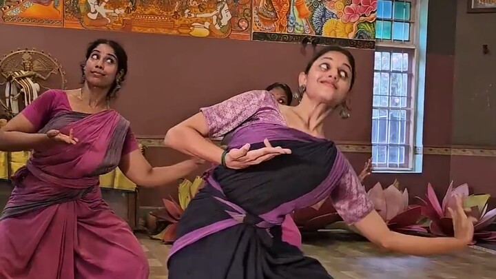 Tari klasik tertua India “Bharatanatyam” – Hari Terbuka Penerimaan Siswa Baru di Sekolah Tari, menga
