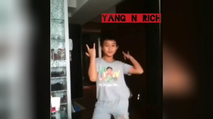 【หลิวหยางหยาง】ตอนเด็กก็เต้นเก่งมากแล้ว