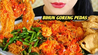 ASMR BIHUN GORENG PEDAS DAN KULIT AYAM CRISPY | EATING SOUNDS