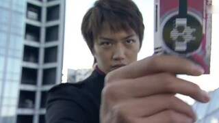 Playing with belts in Bailian ZX & Bandai Soul Store! ? CSM Decade belt color change spray productio