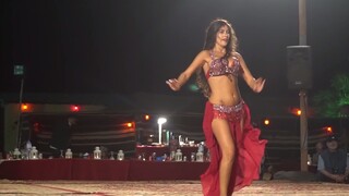 راقصة شرقية برازيلية جميلة في دبي