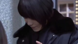 The police came to process the divorce, but I didn't expect the lady who handled the certificate to 