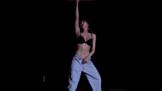 180714 미드나잇 피크닉 현아 빨개요