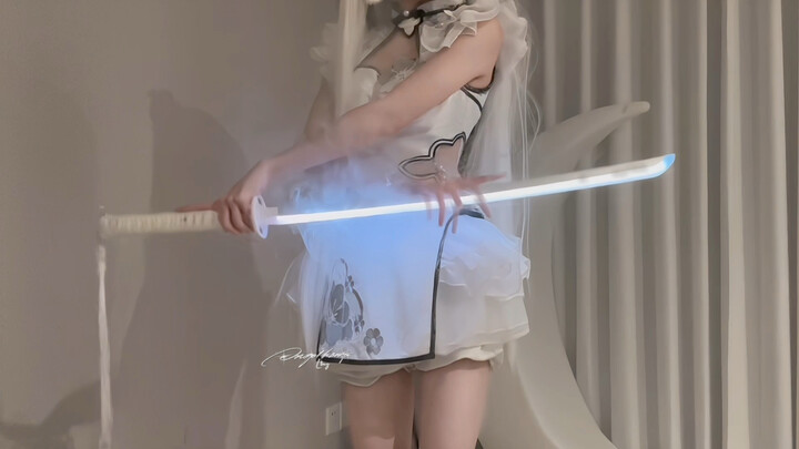 ดอกไม้ด้วยมีดที่ใส่องค์ประกอบเยอะมาก