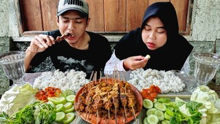 Nikmatnya Gak Ada Lawan.. Matak NGALIMEUD, Sate Tempe Tahu BAKAR, Sambel, Lalapan Kemangi