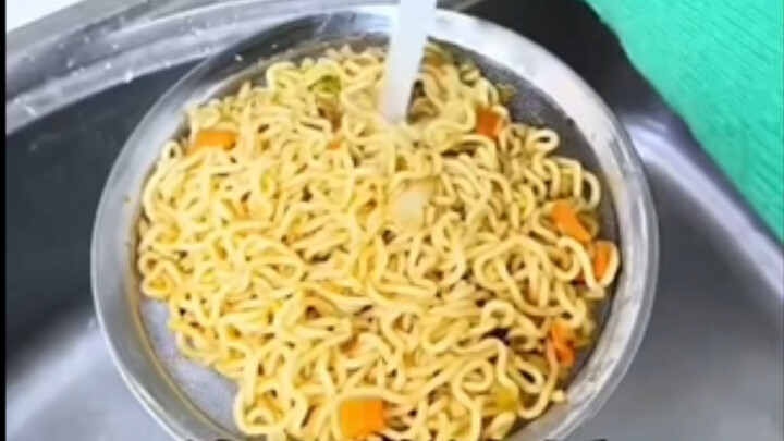 Tutorial mengembalikan mie instan seperti baru 💀