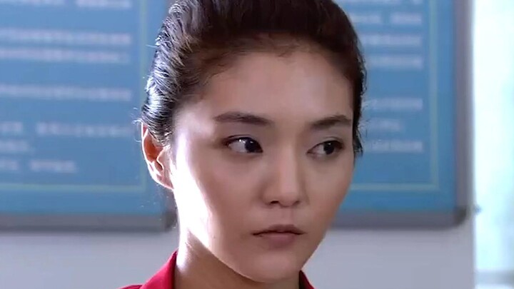 ผู้นำหมู่บ้านหญิงอายุน้อยเกินไป วันๆ เอาแต่คุยโม้โอ้อวด จนเกือบทำให้คนทั้งหมู่บ้านเดือดร้อน