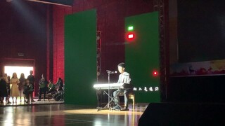 Mười ca sĩ hàng đầu trong khuôn viên trường - Bộ trống piano "Saye" "Tôi muốn có nụ cười trên vai tr