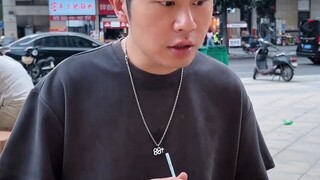 Những người méo mó cần ____