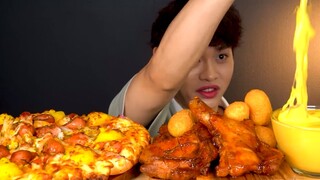 Mukbang chiếc pizza siêu tớ với sốt kem phomai #mukbang