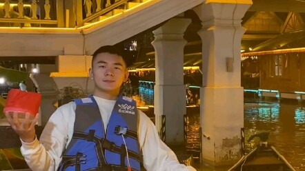 或许浪漫是一场遥不可及的梦吧