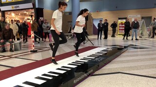 Italian large-scale piano exhibition, tacit dance