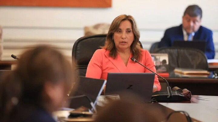 Noticia: "Dina Boluarte sale en defensa de su hermano"