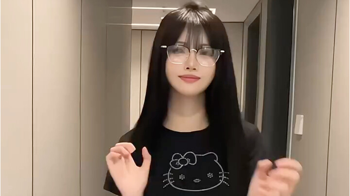 Will wearing glasses cause a sense of contrast?