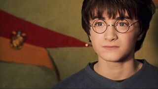 [ด็อบบี้] "ด็อบบี้ไม่มีเจ้านาย ด็อบบี้เป็นเอลฟ์ที่เป็นอิสระ ด็อบบี้มาที่นี่เพื่อช่วยแฮร์รี่ พอตเตอร์