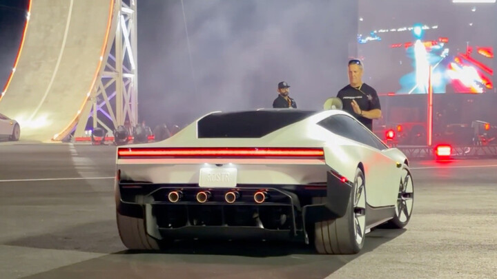 Hình ảnh thực tế của Tesla Roadster 2