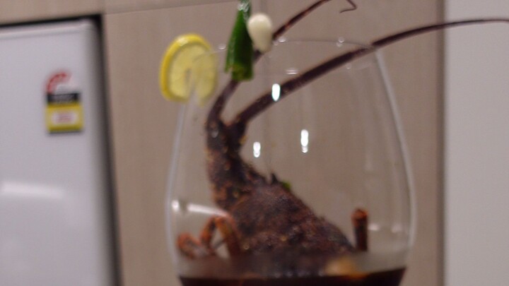 Chaoshan-style raw-marinated spiny lobster, paired with 1982 vintage Bulah