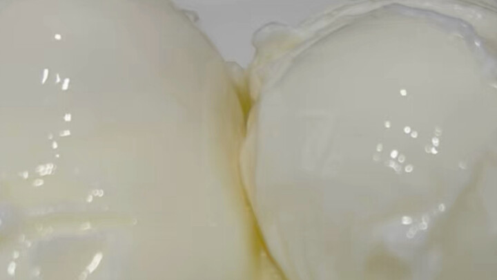 Ikuti cara ini, dan kamu akan mendapatkan telur mata sapi yang bulat sempurna dan tidak mengeluarkan