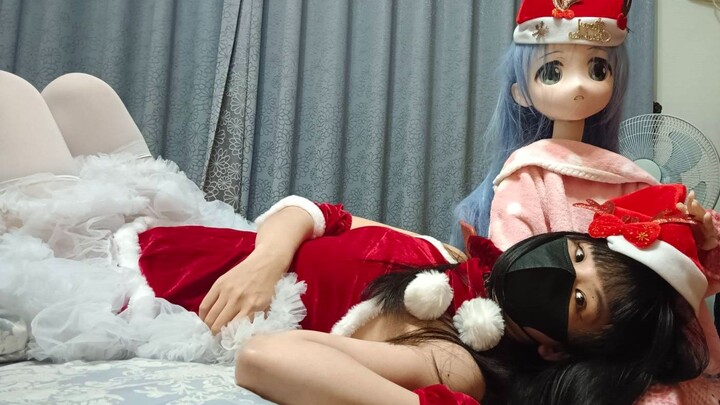 The four jumping Christmas lambs