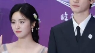 Video karpet merah [Shen Yue] dan Lin Yi di Shanghai Magnolia TV Festival, perbedaan ketinggiannya s